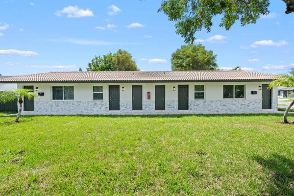 Pine Crest, 832 NE 12th Ave #1-2, Pompano Beach, Florida 33060, image 2