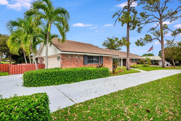 City Of Atlantis, 320 N Country Club Dr, Atlantis, Florida 33462, image 1