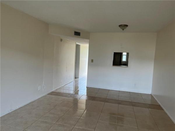 Versailles Gardens, 7925 S Colony Cir #107, Tamarac, Florida 33321, image 2