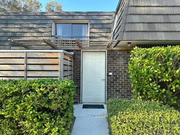 Glenwood Townhomes, 401 4th Ter, Palm Beach Gardens, Florida 33418, image 1