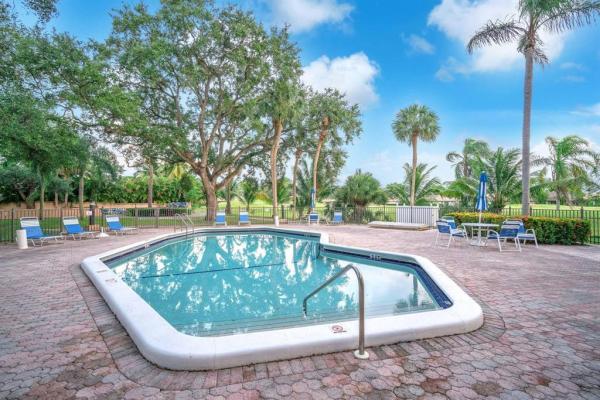 Emerald Hills, 3900 N Hills Dr #208, Hollywood, Florida 33021, image 2