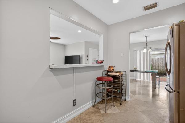Applegreen, 415 SW 61st Ter, Margate, Florida 33068, image 3