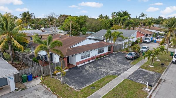Applegreen, 415 SW 61st Ter, Margate, Florida 33068, image 1