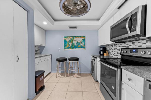 Lincoln Tower, 2400 Presidential Way #2004, West Palm Beach, Florida 33401, image 1