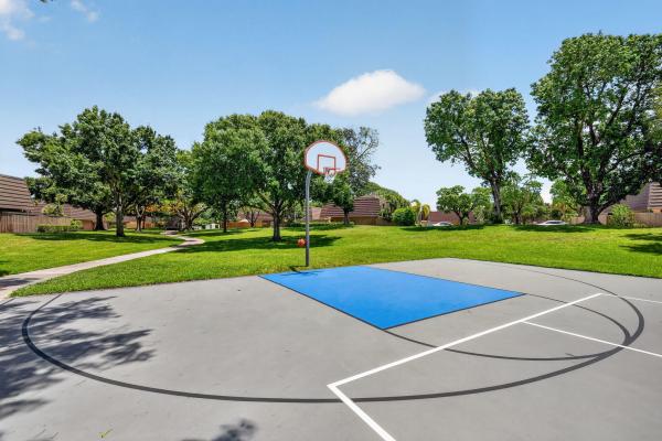 Sandalwood Estates, 904 9th Ct, Palm Beach Gardens, Florida 33410, image 2