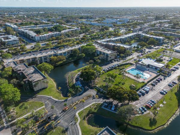 Cypress Chase North, 3121 NW 47th Ter #315, Lauderdale Lakes, Florida 33319, image 2