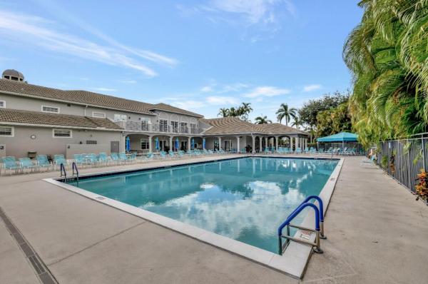 Majestic Isles, 10760 Royal Caribbean Cir, Boynton Beach, Florida 33437, image 1