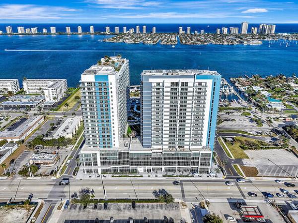 220 Lake Shore Dr #2105, Lake Park, Florida 33403, image 1
