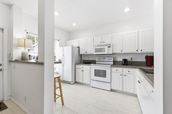 Palmbrooke Townhomes, 5072 Palmbrooke Cir, West Palm Beach, Florida 33417, image 2