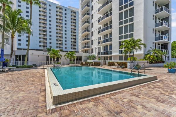 Villa Lofts & Villa Del Lago, 1617 N Flagler Dr #302, West Palm Beach, Florida 33407, image 1