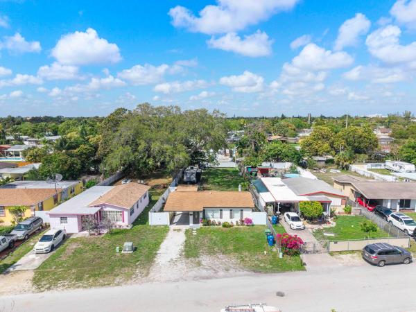 Breezyway Manor, 3125 SW 12th Pl, Fort Lauderdale, Florida 33312, image 2