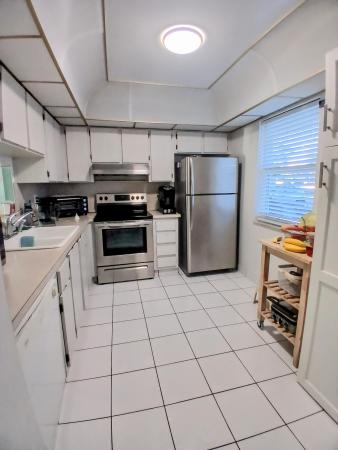 Meadowbrook Lakes, 1024 SE 5th Ave #107, Dania Beach, Florida 33004, image 1