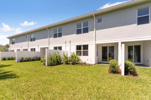 Sandpiper Pointe, 552 Sanderling Cir, Deerfield Beach, Florida 33442, image 2
