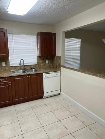 Lemar Gardens, 9 NE 44th St, Deerfield Beach, Florida 33064, image 3