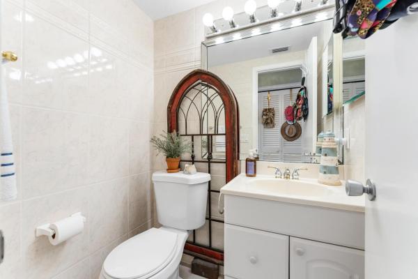 Sterling Village, 170 E Horizons #303, Boynton Beach, Florida 33435, image 1