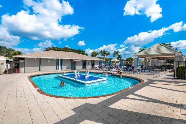 Lucaya Village, 2102 Lucaya Bnd #J3, Coconut Creek, Florida 33066, image 3