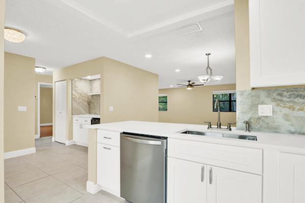 Strathmore Gate, 10 Bay Cedar Ct, Royal Palm Beach, Florida 33411, image 1