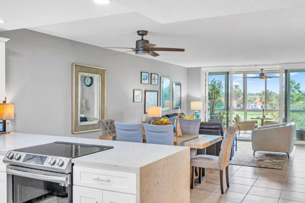 Palm-Aire Country Club 6, 3970 Oaks Clubhouse Dr #401, Pompano Beach, Florida 33069, image 1