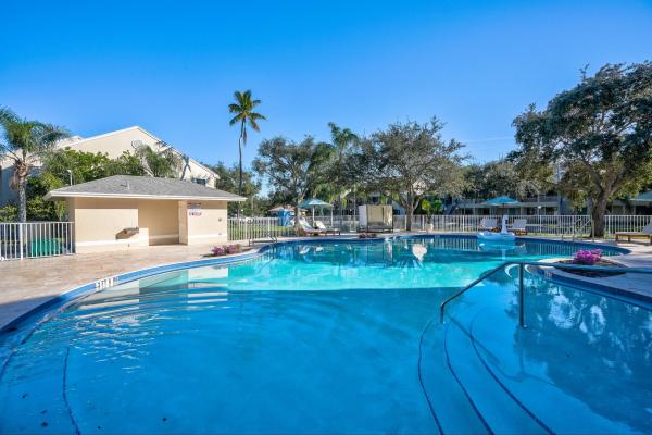 4685 N Haverhill Rd #B14, West Palm Beach, Florida 33417, image 1
