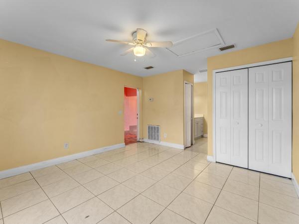 430 SE Thanksgiving Ave, Port St. Lucie, Florida 34984, image 2