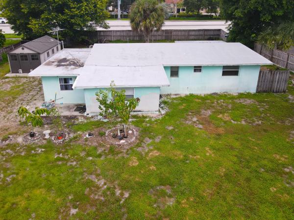 Florida Gardens, 122 Springdale Rd, Lake Worth, Florida 33467, image 2