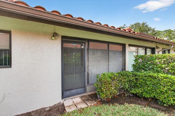 Huntington Pointe, 6175 Kings Gate Cir, Delray Beach, Florida 33484, image 3