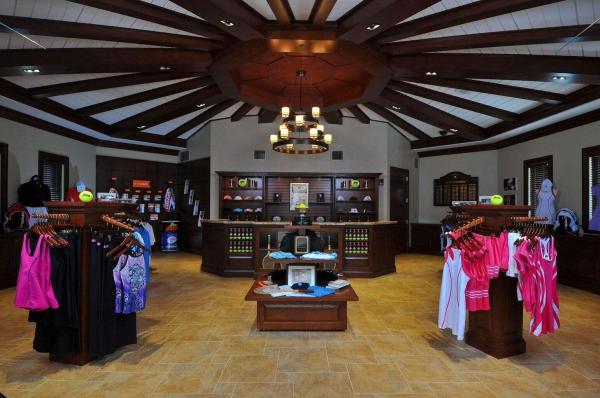 Turnberry Isle At Aberdeen, 6915 Fairway Lakes Dr, Boynton Beach, Florida 33472, image 2