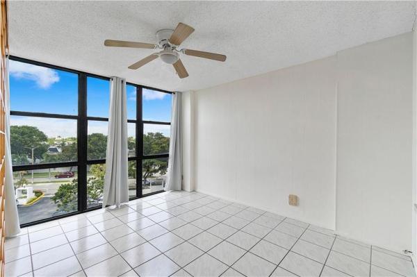 Oceanview Park, 1000 Parkview Dr #507, Hallandale Beach, Florida 33009, image 2