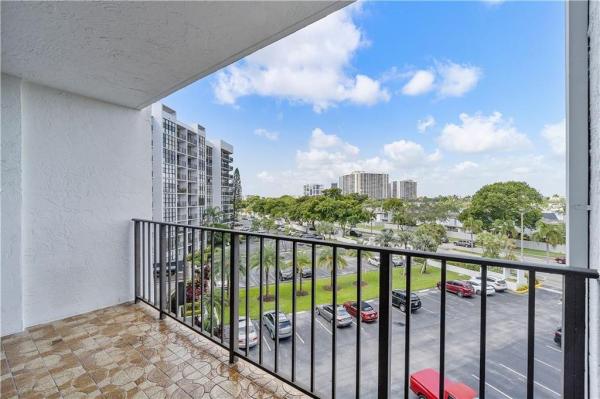 Oceanview Park, 1000 Parkview Dr, Hallandale Beach, Florida 33009, image 1
