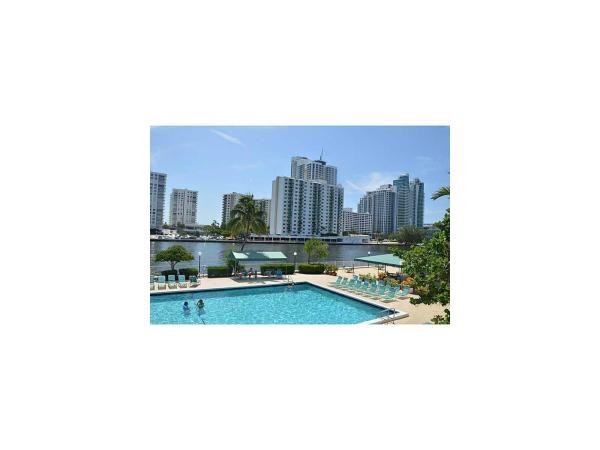 Oceanview Park, 1000 Parkview Dr #507, Hallandale Beach, Florida 33009, image 3
