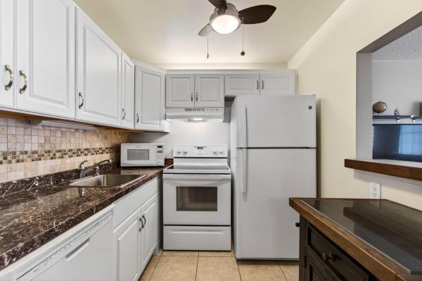 Cambridge, 2073 Cambridge D, Deerfield Beach, Florida 33442, image 3