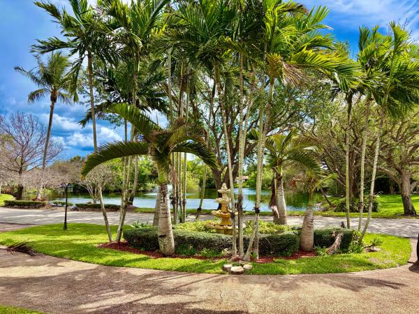 Albert Lakes Garden, 8 Bell Ln, Palm Springs, Florida 33406, image 3