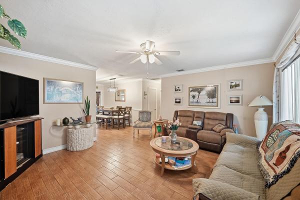 Crestview Boynton Beach, 2316 SE 1st St, Boynton Beach, Florida 33435, image 2