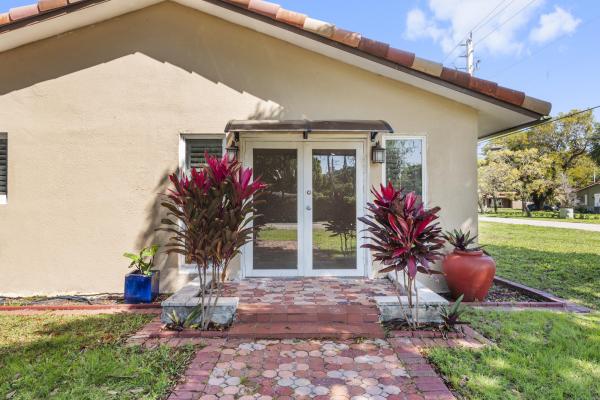 Hendricks Heights, 1255 SW 15th Ave, Fort Lauderdale, Florida 33312, image 1
