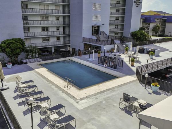 Lake Harbor Cove, 3040 Lake Shore Dr, Riviera Beach, Florida 33404, image 1