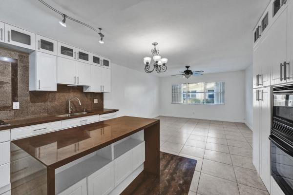 Sequoia Gardens, 600 SE 2nd Ave #K2, Deerfield Beach, Florida 33441, image 3