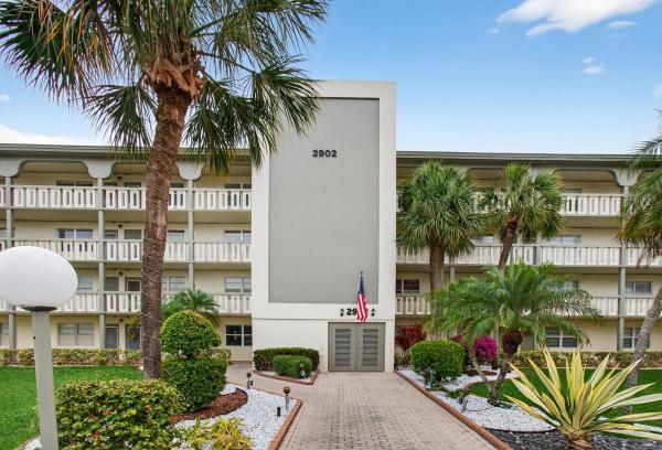 Victoria Village, 2902 Victoria Cir #J2, Coconut Creek, Florida 33066, image 1