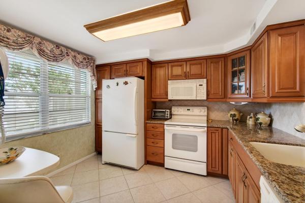 Victoria Village, 2902 Victoria Cir #J2, Coconut Creek, Florida 33066, image 3