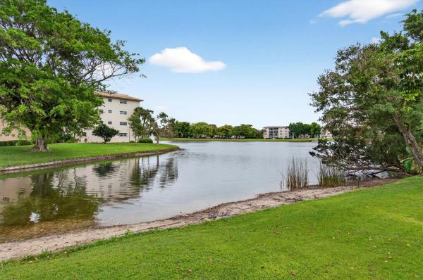 Victoria Village, 2902 Victoria Cir #J-2, Coconut Creek, Florida 33066, image 1