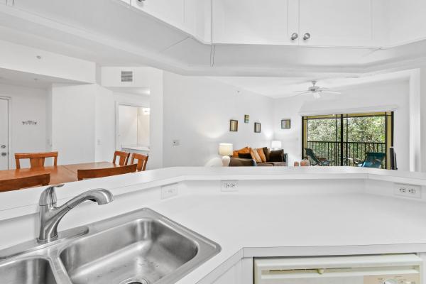 Sarento At San Matera, 2727 Anzio Ct #307, Palm Beach Gardens, Florida 33410, image 2