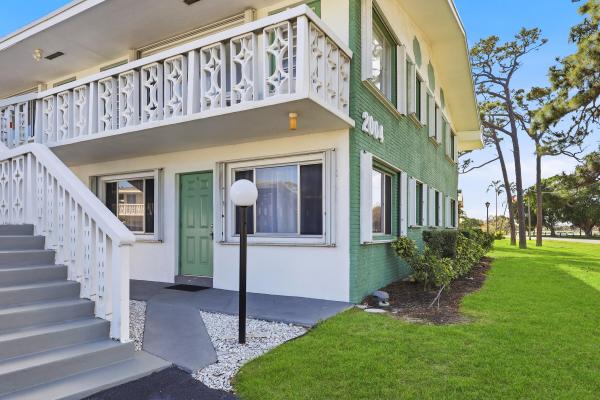 2004 Lake Osborne Dr #1, Lake Worth, Florida 33461, image 1