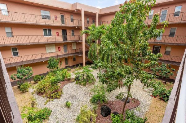 Somerset, 2841 Somerset Dr #311, Lauderdale Lakes, Florida 33311, image 2