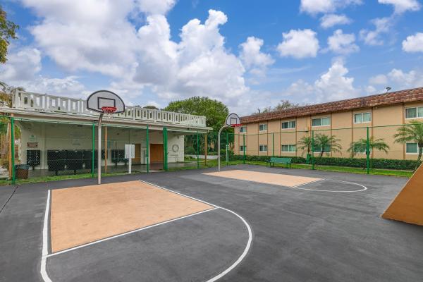 Lakeside At Lauderdale Lakes, 2800 NW 39th Way #204, Lauderdale Lakes, Florida 33311, image 3