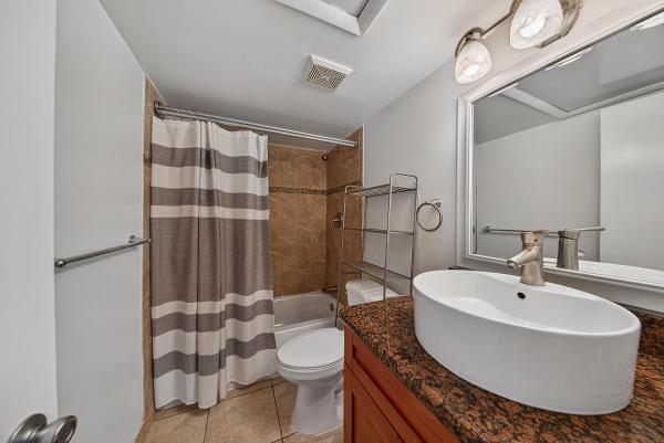 Wilton Lake, 51 NE 24th St #4, Wilton Manors, Florida 33305, image 1
