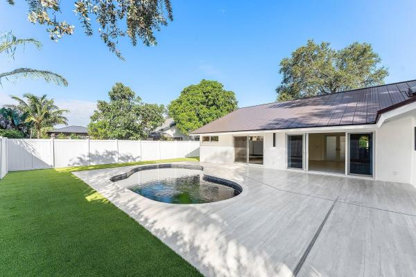 Boca Raton Square, 1380 SW 1st St, Boca Raton, Florida 33486, image 1