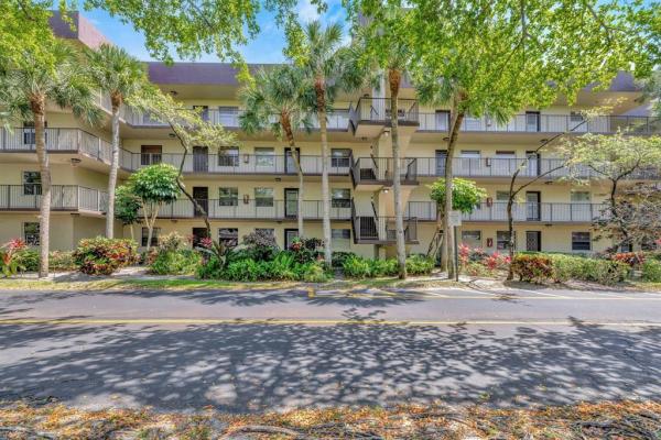 Cypress Chase North, 3301 NW 47th Ter #403, Lauderdale Lakes, Florida 33319, image 2