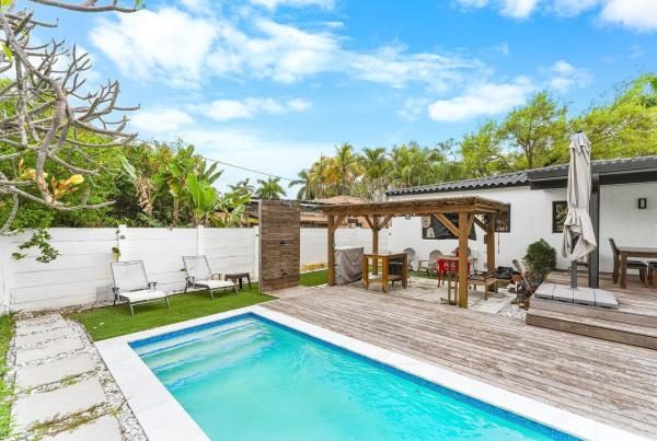 Hollywood Lakes, 1617 Adams St, Hollywood, Florida 33020, image 1