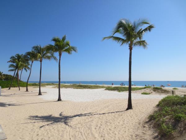 1900 Oceanwalk Ln #104, Pompano Beach, Florida 33062, image 1