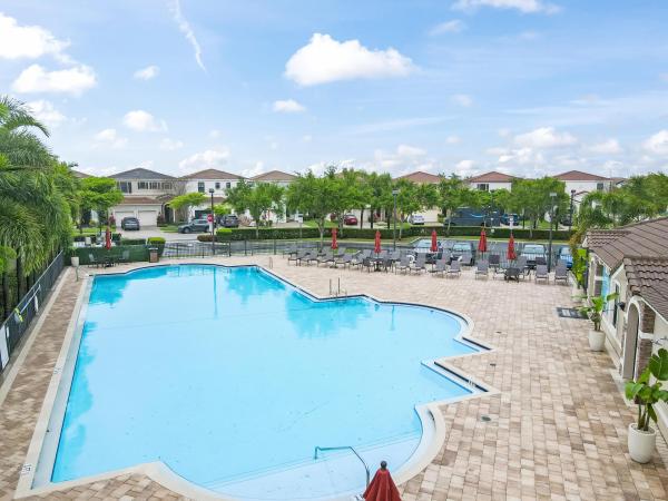 19329 NE 8th Ct, Unincorporated Dade County, Florida 33179, image 1