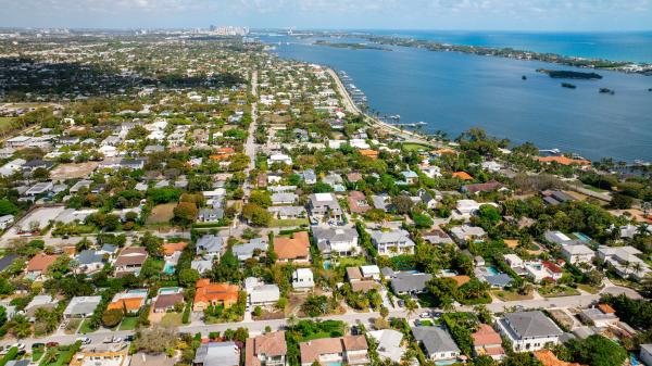 The Southend, 145 Alhambra Pl, West Palm Beach, Florida 33405, image 2